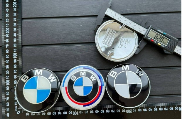 �j BMW 82mm G�ph�z Motorh�z Csomagtart� Embl�ma Jel 51148132375