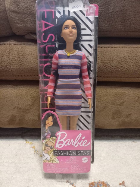 j Barbie fashionistas baba fekete haj cskos ruhban