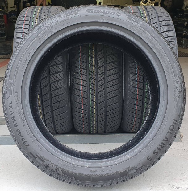 Új Barum Polaris 235/45 R18 téli gumi 4db /T106