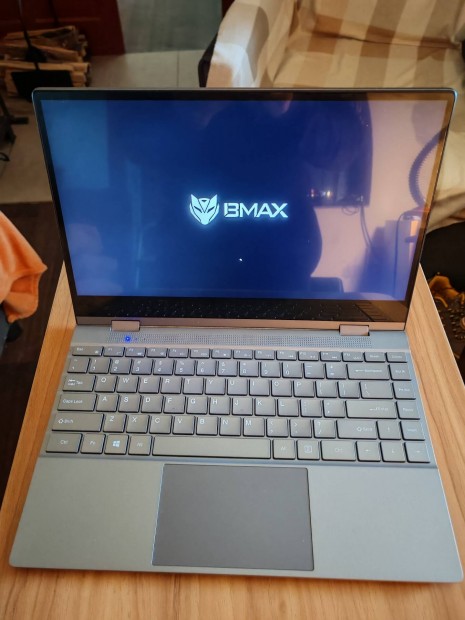 Új Bmax Y14 laptop 2 az1-ben IPS LCD 14", 16GB Lpddr5 RAM 512GB SSD