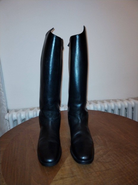 �j B�r F�rfi Lovagl� Csizma 44