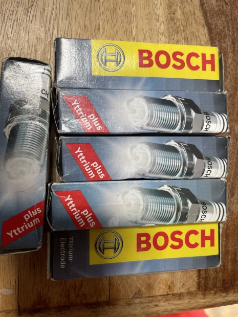 Új Bosch Plus Yttrium gyújtógyertya (6db)