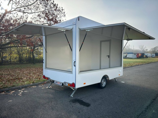 j Bfkocsi Foodtruck 3.6m / M / 2 felnylajts / 1.3t akr Lngosos