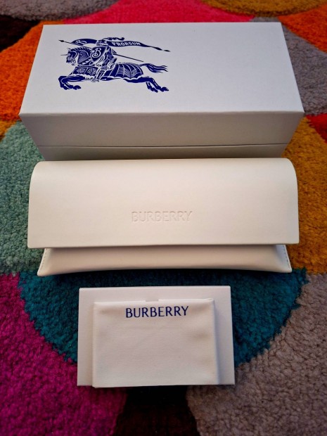 �j Burberry szem�vegtok.