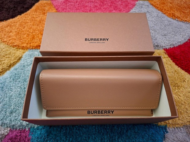 �j Burberry szem�vegtok.