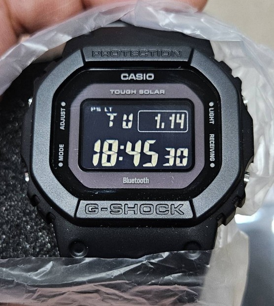 j Casio G-shock GW-B5600