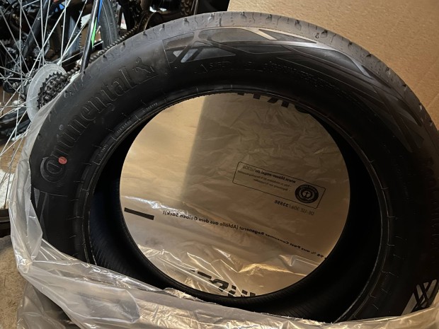 Új Continental Ecocontact 6 215/50 R18 96V XL nyári gumik