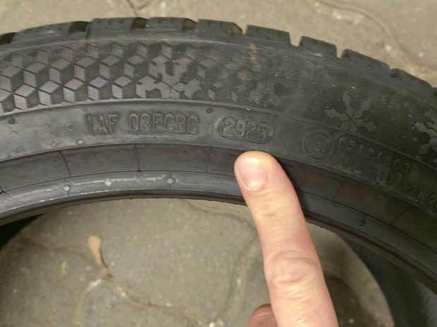 j Continental Wintercontact TS870 215 45 R18 XL tligumi, jpest