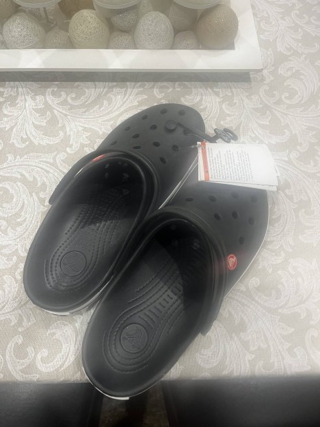 j Crocs papucs frfi