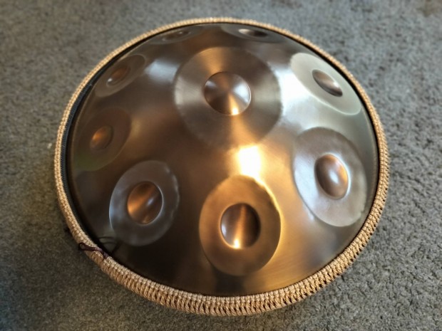 j D-moll aranybronz handpan