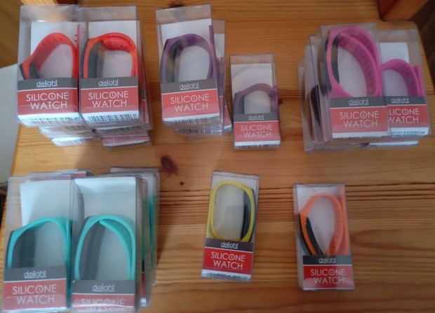 j Delight Silicone Watch ra, szilikon pnt, krm csat, egygombos