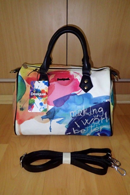 �j Desigual sz�nes sz�npomp�s n�i k�zi t�ska k�zit�ska