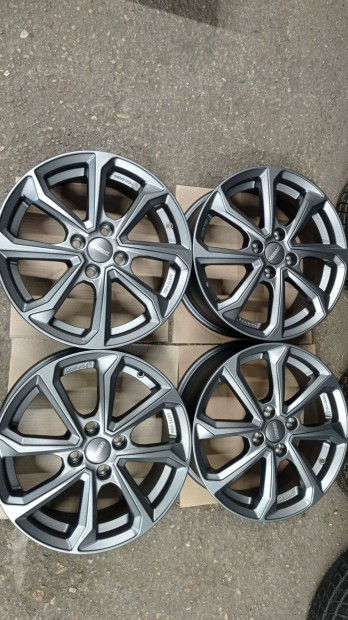 �j Dezent Graphite matt 4x100 lyukoszt�s� 16 colos alu felni garnit�ra