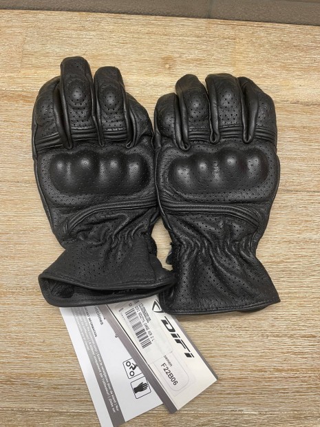 �j Difi Chase Air 2 motoros b�rkeszty� fekete L m�ret�