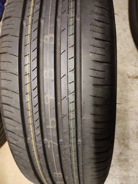 Új Dunlop Grandtrek PT30 225/60 R18-as nyári gumi