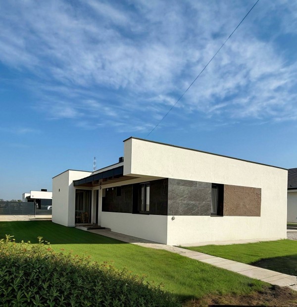 �j �p�t�s� H�z Elad�