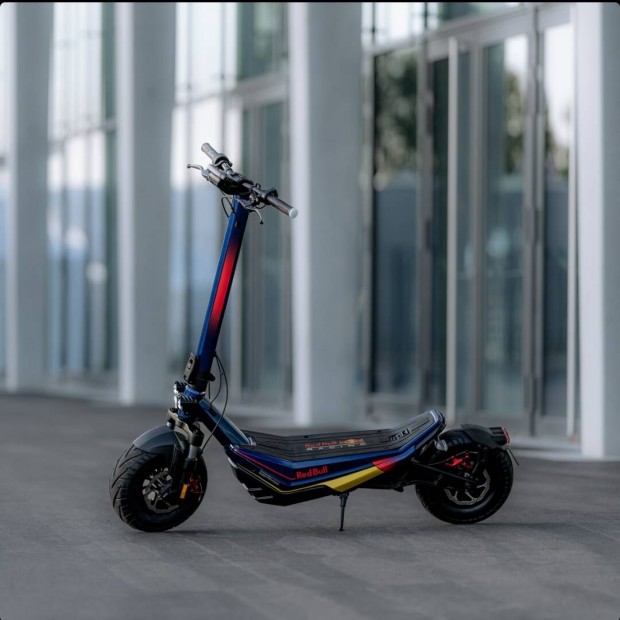 Új F1 Red bull racing Elektromos rollerek.