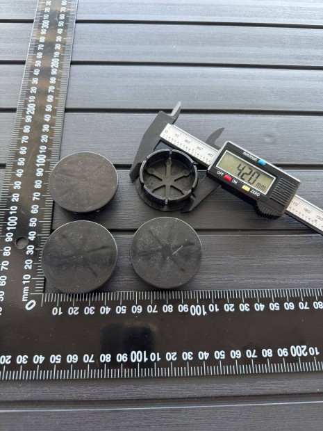 �j Fekete 49mm Felni Alufelni K�z�p Kupak Felnik�z�p Felnikupak Sapka