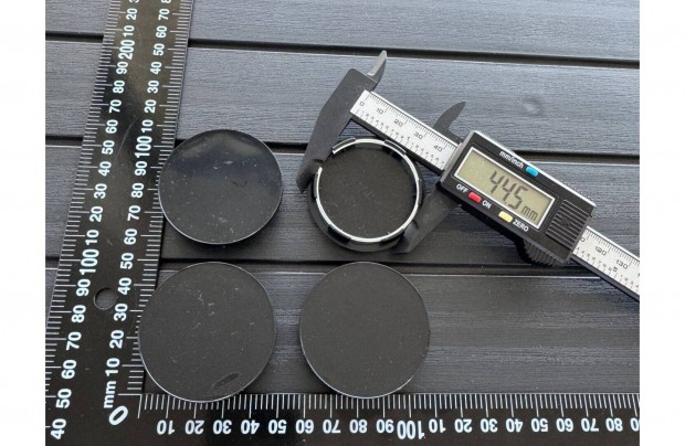 �j Fekete 50mm Felni Alufelni K�z�p Kupak Felnik�z�p Felnikupak Sapka