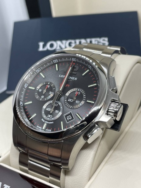 j Frfi Longines Conquest VHP kronogrf 44 mm-es karra fekete