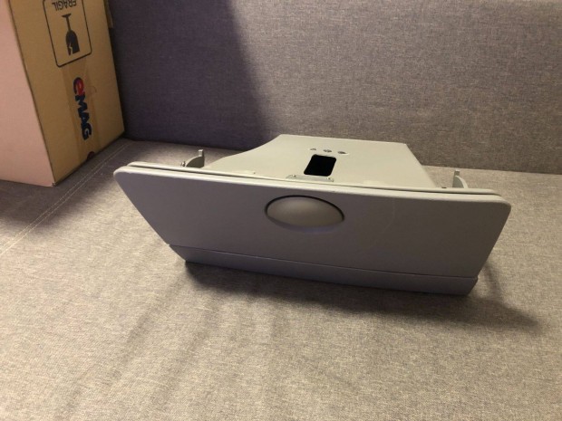 �j Fiat Panda keszty�tart�/ajt�s doboz elad� !!