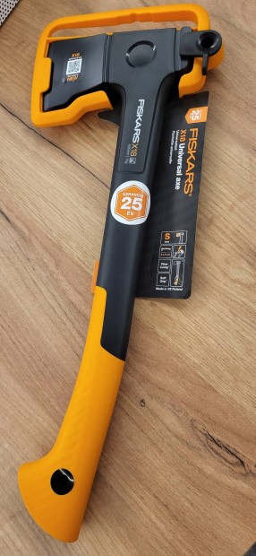 j Fiskars X18 S univerzlis fejsze balta 1069103 45cm 1,2kg 