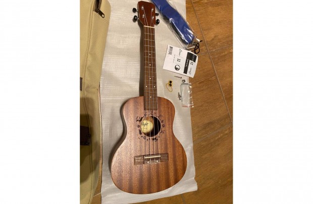 j Flight NUT310 tenor ukulele