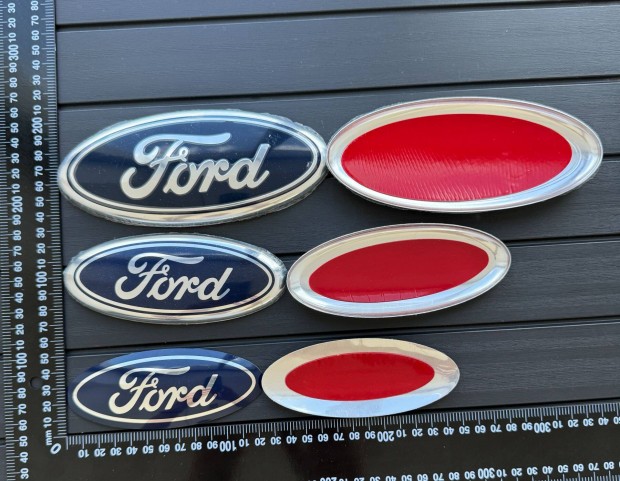 �j Ford Focus Fiesta Mondeo Transit Edge Smax S-Max embl�ma jel logo