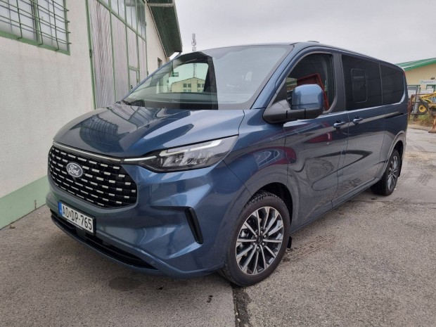 �j Ford Transit Tourneo AWD 9szem�lyes kisbusz �sszkerekes, 4�4 hajt�s
