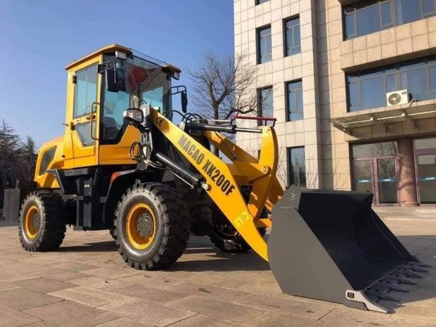 Uj Garanciális 2 t Macao Homlokrakodó 4x4