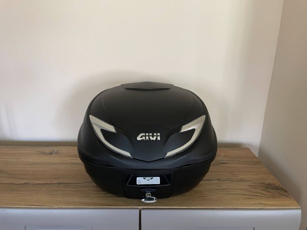 Új Givi 36 literes doboz platnival