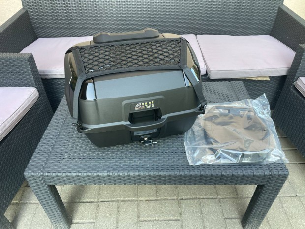 j Givi 45 literes doboz platnival, httmlval, csomaghlval