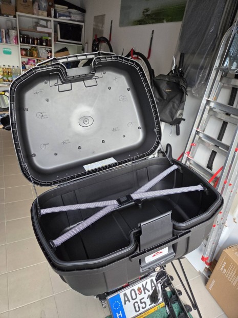 �j Givi 52literes motoros t�radoboz! BP! 