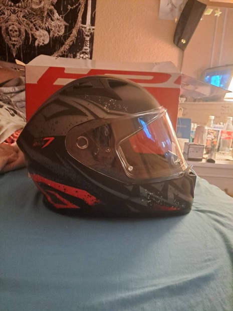 Új Givi Motoros (XS) bukósisak felnyithatós plexivel