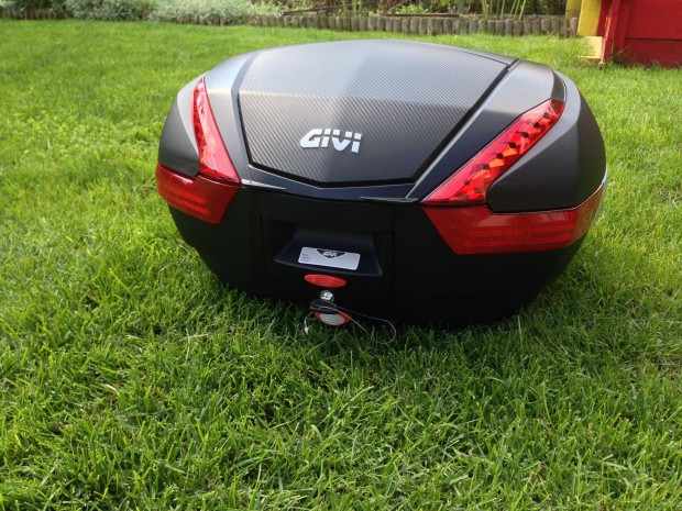 j Givi V47 doboz elad