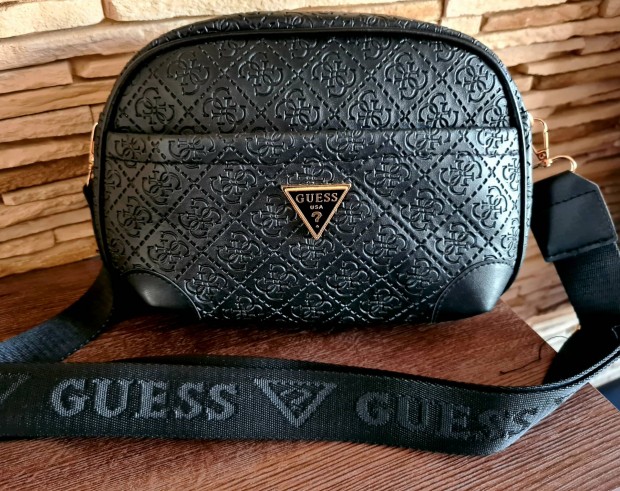 j Guess fekete ni oldaltska/crossbody 