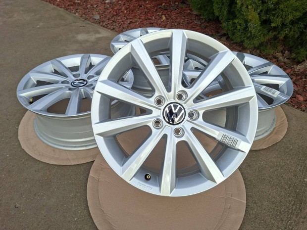 �j Gy�ri VW 5*112 R17 B8 Passat Touran Jetta Golf Caddy 