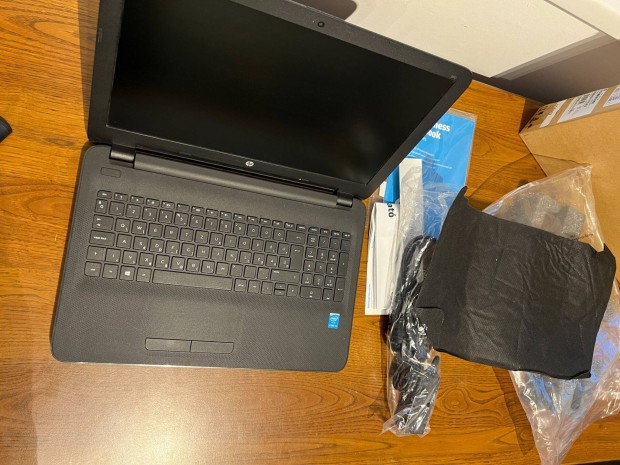 j HP 250 G4 laptop