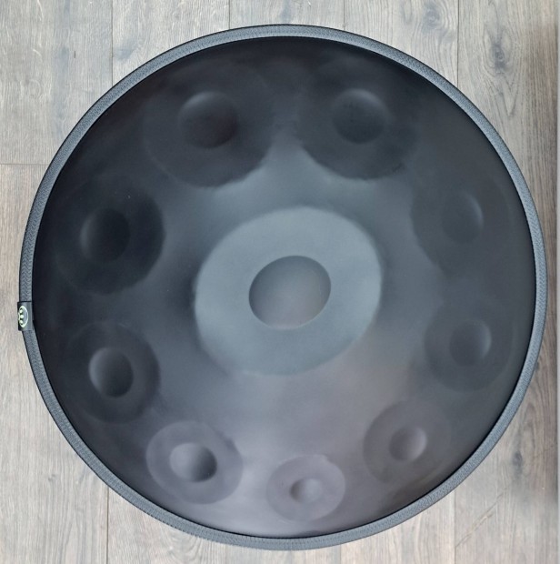 j Handpan, D-moll, acl, 10 hang, 56cm