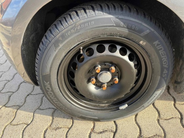 Új Hankook 4 évsz. gumik acélfelniken Mercedes W169, W245