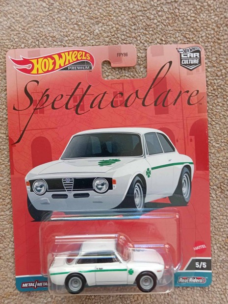 j Hot Wheels Alfa Romeo Giulia 1:64