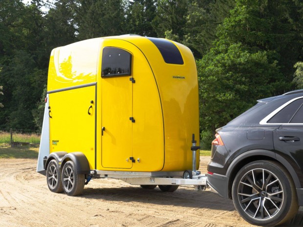 �j Humbaur Pegasus Style (2 lovas) l�sz�ll�t� ut�nfut� (2700kg)