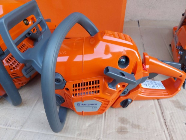 Új Husqvarna 135 láncfűrész, nem Stihl