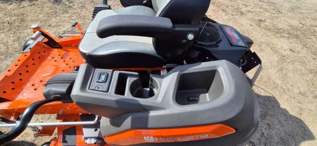 �j Husqvarna Z448 Zero turn f�ny�r� traktor elad�