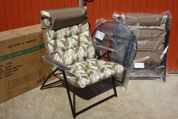 Új IDEA kerti bútor üvegasztal párnázott székek asztal