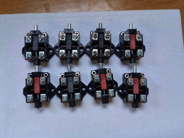 �j Ikarus busz S2 kapcsol� ajt�k kapcsol�ja �j