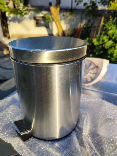 Új Inox rozsdamentes pedálos szemetes, kuka kivehető vödörrel