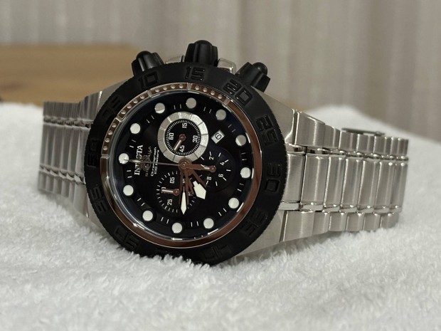 j Invicta Subaqua Sport karra