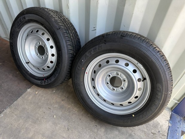 j Isuzu D-Max 265/60R18 Dunlop nyriszett