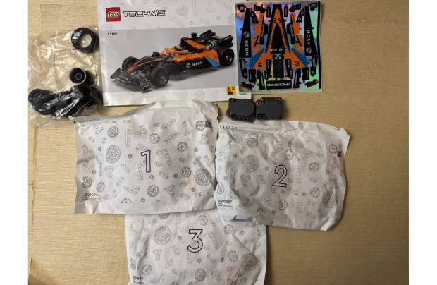 Új LEGO Technic 42169 Neom Mclaren Formula E Race Car